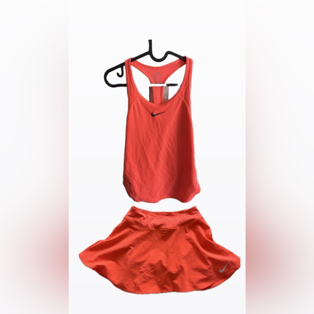 Nike Women's Dri-Fit Victory Tennis Set